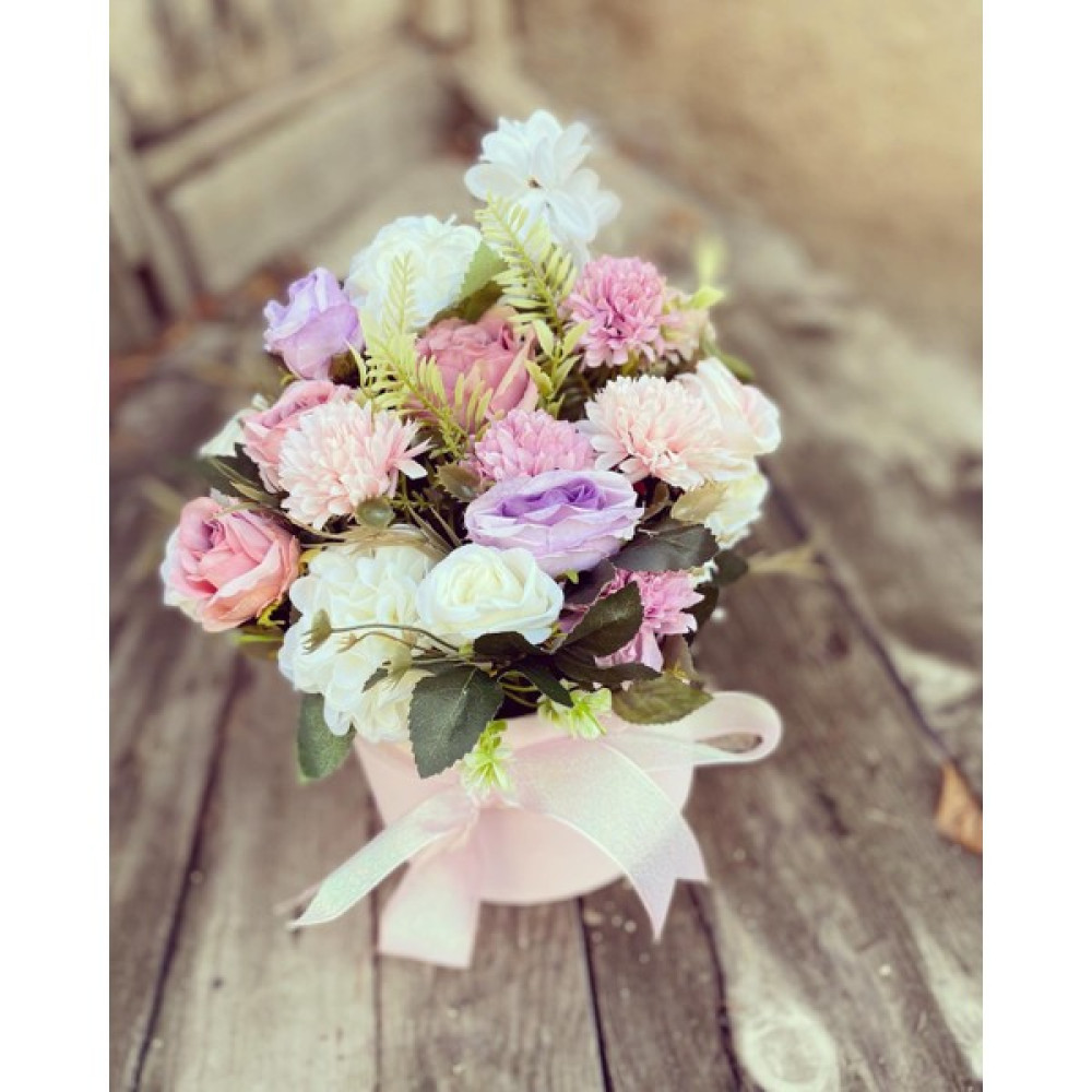 Z&B Flowers Silindir Pembe Kutuda Çiçek, Sevgiliye Hediye, Doğum Günü Hediyesi Altın, Takı & Aksesuar Fiyatı