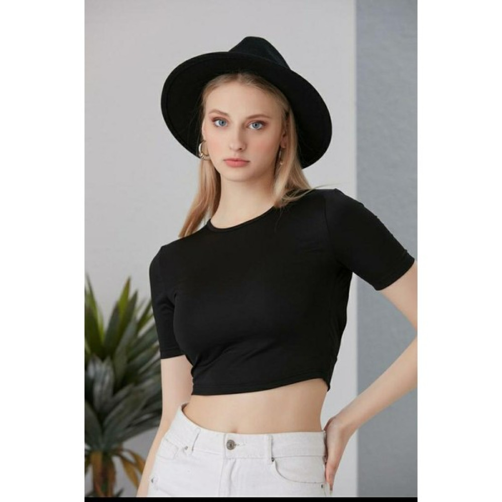 Zeynep Bayan Giyim Sırtı-Açık Siyah Crop Bayan T-shirt Fiyatı