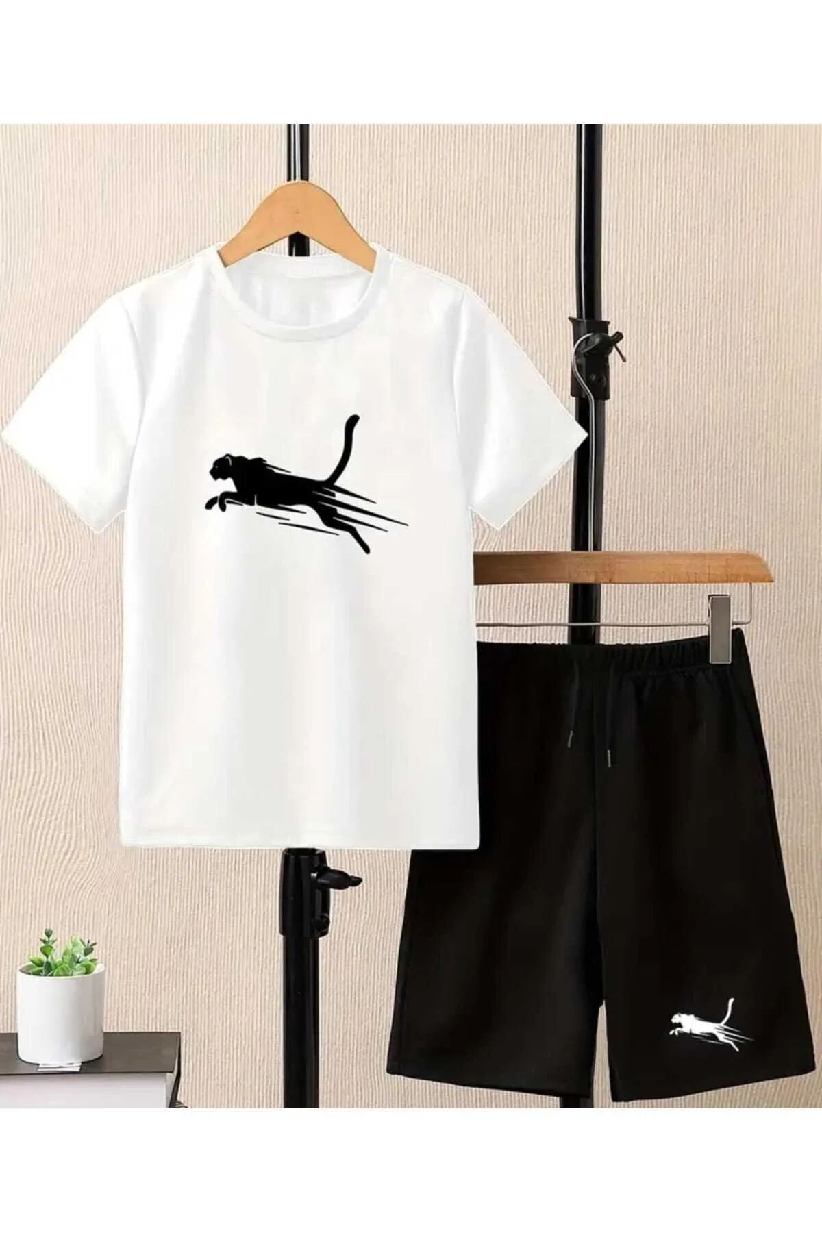 ZEYSA KİDS Erkek/Kız Çocuk Jaguar Baskılı Siyah Beyaz Tshirt Şort Takım 5-6 Yaş Beden" Bayan T-shirt Fiyatı