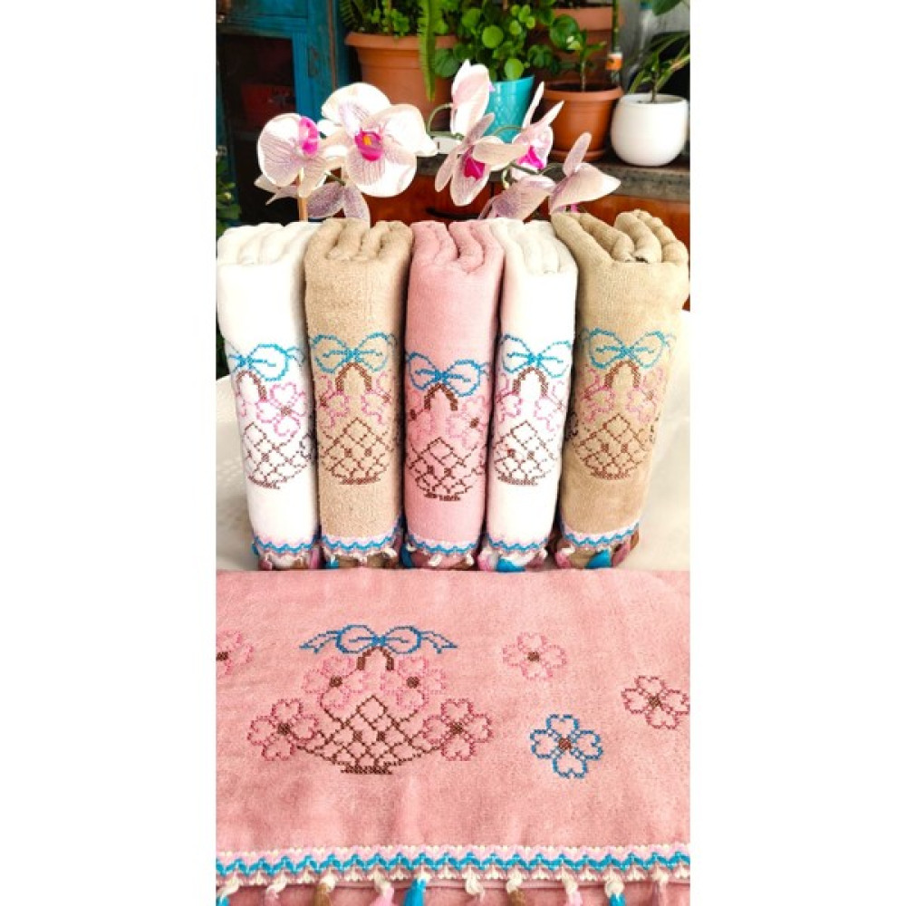 Z&N Style Annem Çeyizlik 50X90 Cm. Kanaviçe Çiçek Desenli Püsküllü Kadife Lüks Havlu Seti 6'lı Set - Çok Renkli - 50 x 90 cm El / Yüz Havlusu Fiyatı