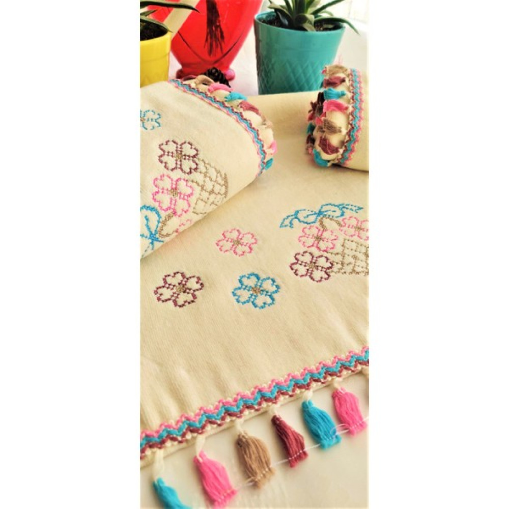 Z&N Style Çeyizlik 50X90 Cm. Kanaviçe Çiçek Desenli Püsküllü Kadife Lüks Havlu Seti 3'lüset - 50 x 90 cm - Krem El / Yüz Havlusu Fiyatı